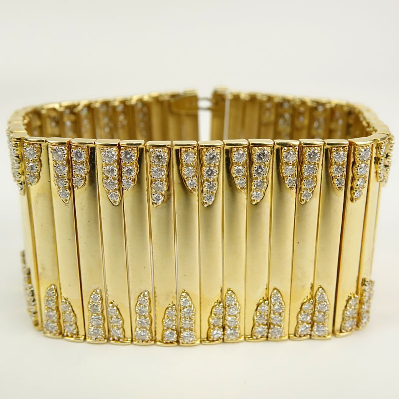 12.50 Carat Round Brilliant Cut Diamond and 18 Karat Yellow Gold Bracelet