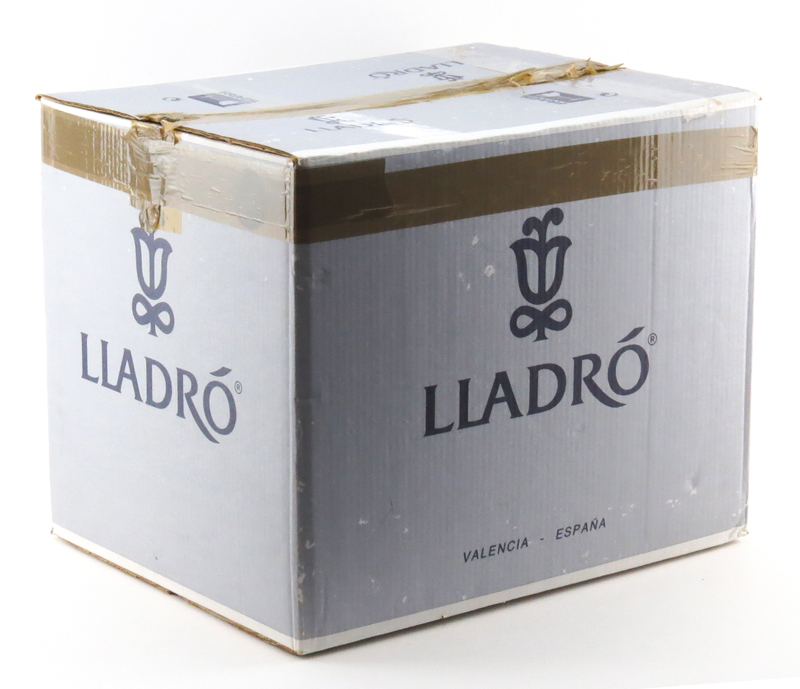 Lladro "Sea Turtle" Porcelain Grouping #1006953. Includes: wooden base and original box