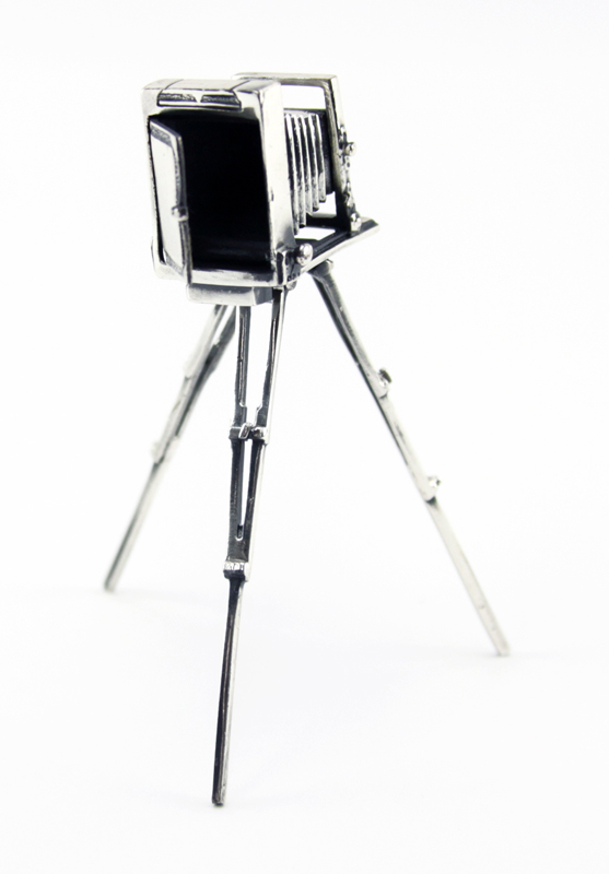 Medusa Oro Sterling Silver Miniature Camera On Tripod