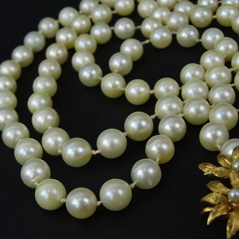 Vintage Single Strand Pearl Necklace with 14 Karat Yellow Gold Clasp