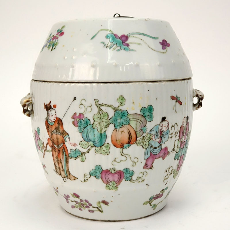 19th Century Chinese Famille Rose Porcelain Covered Jar