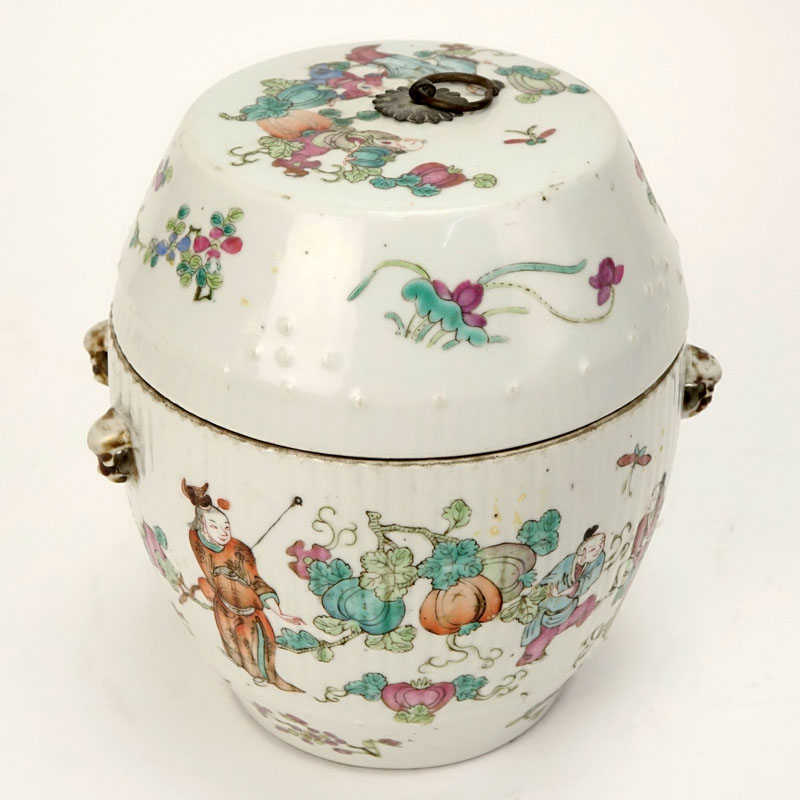 19th Century Chinese Famille Rose Porcelain Covered Jar