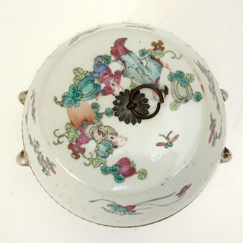 19th Century Chinese Famille Rose Porcelain Covered Jar