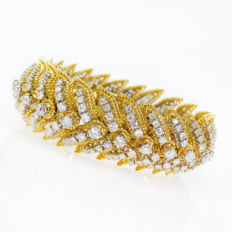 15.0 Carat Round Brilliant Cut Diamond and 18 Karat Yellow Gold Chevron Bracelet. 