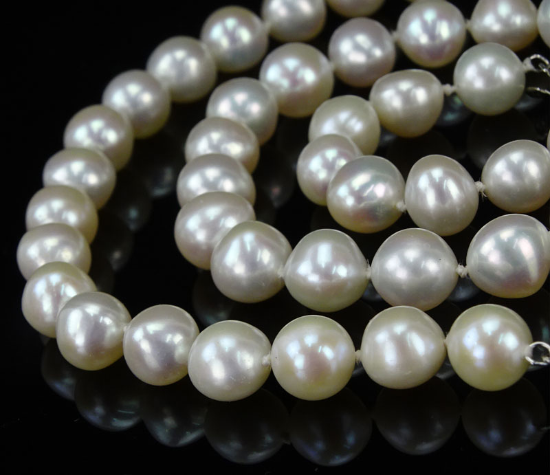 Vintage Fresh Water Pearl Necklace with 14 Karat White Gold Clasp