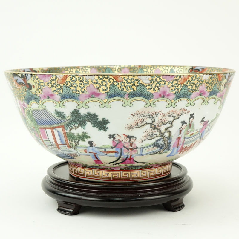 20th Century Chinese Porcelain Rose Medallion Bowl With Gold Highlights On Wood Stand