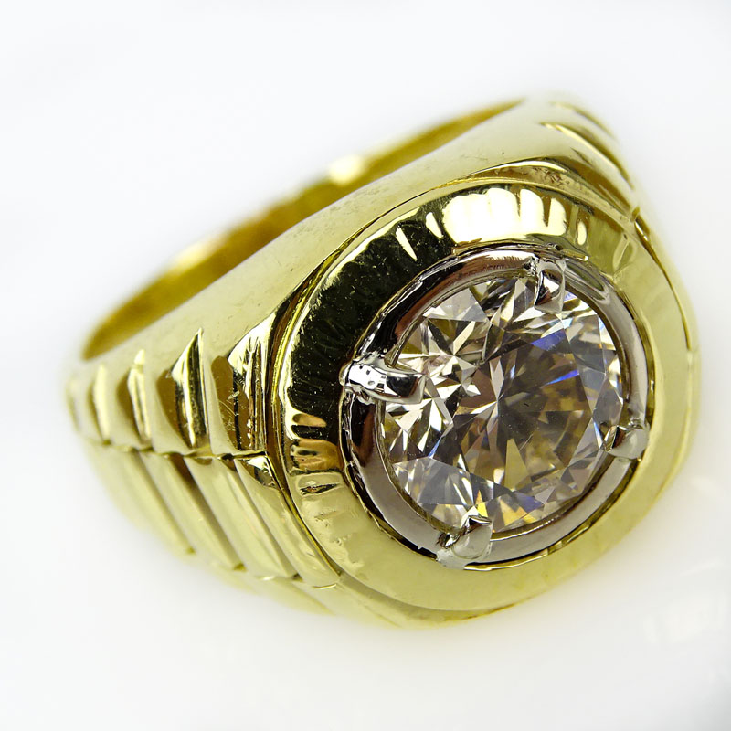 3.0 Carat Round Brilliant Cut Diamond and 18 Karat Yellow Gold Ring.