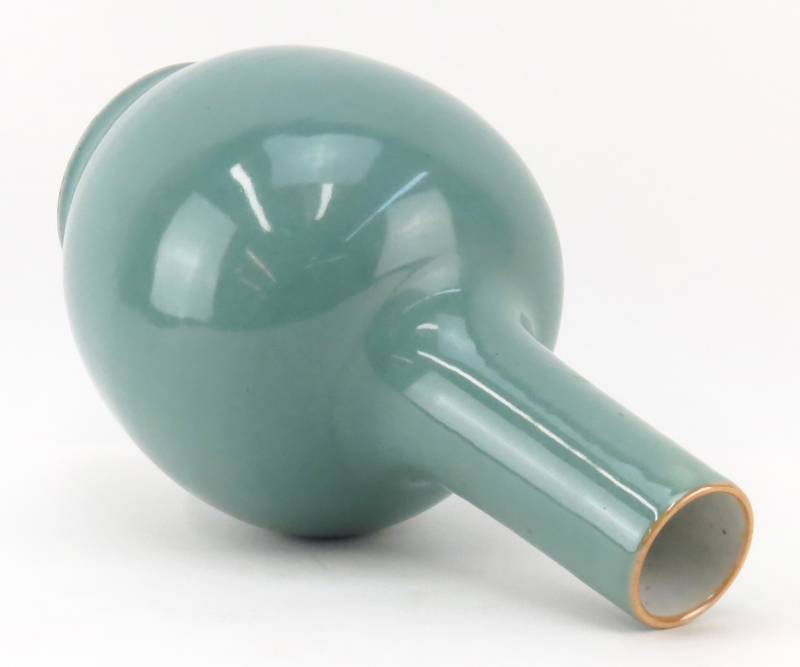 Chinese Celadon Crackle Glaze Vase