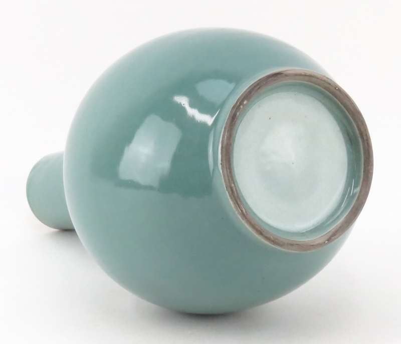 Chinese Celadon Crackle Glaze Vase