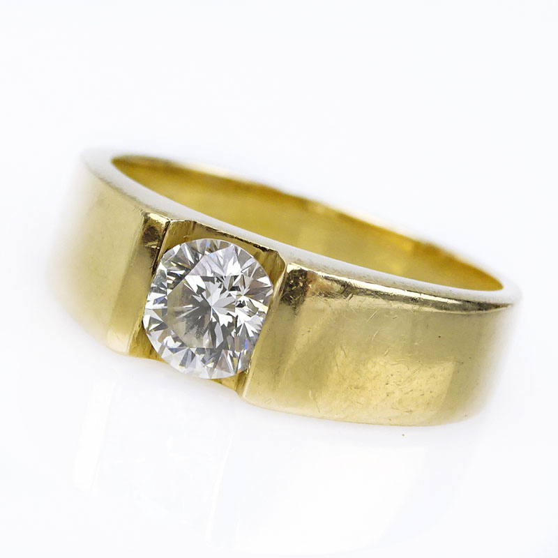 Man's Approx. .90 Carat Round Brilliant Cut Diamond and 18 Karat Yellow Gold Ring.