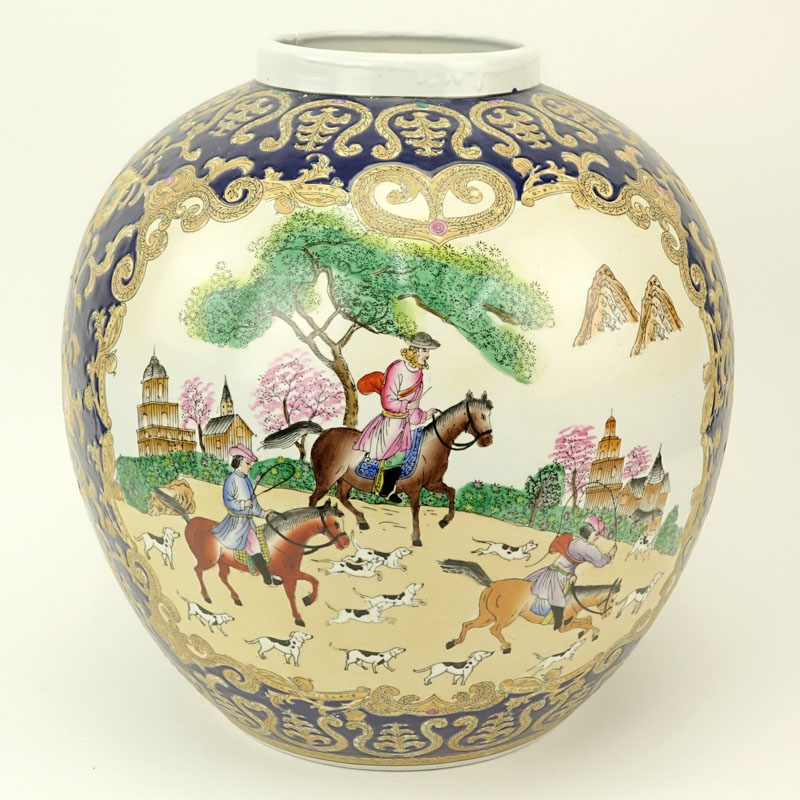 Chinese Export Porcelain Large Pot For The European Market. Decorated with Hunting Scenes.