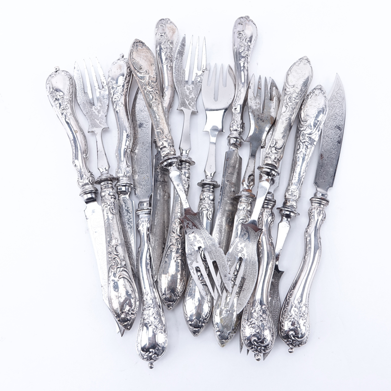 Fourteen (14) Piece Art Nouveau German 800 Silver Handle Fish Set.