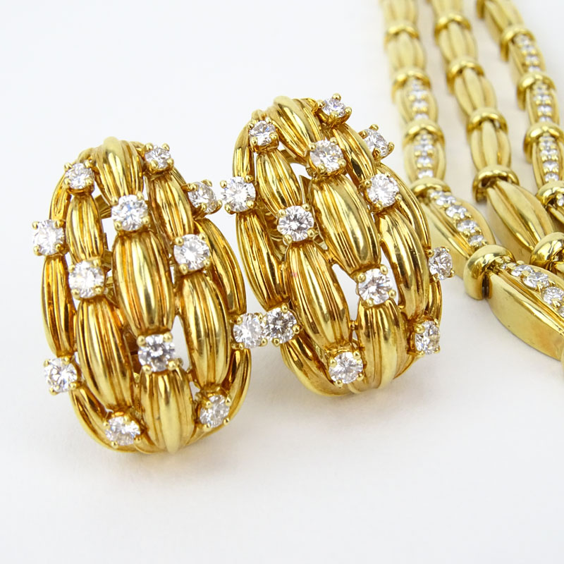 Vintage Tiffany & Co. 21.0 Carat Round Brilliant Cut Diamond and 18 Karat Yellow Gold Necklace, Bracelet and Earring Suite. 