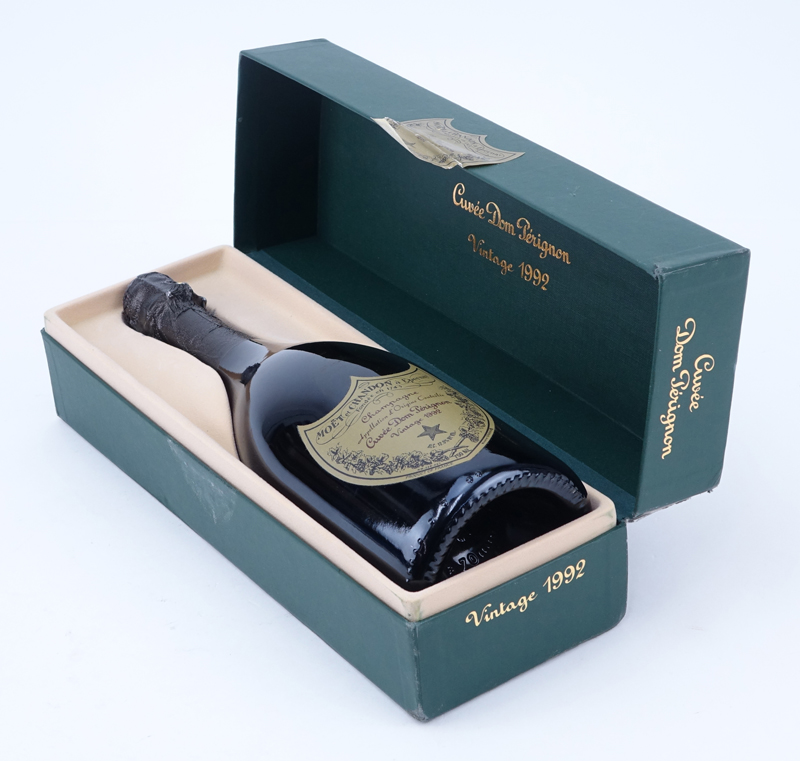 Vintage 1992 Moet Chandon Cuveé Dom Pérignon in Fitted Box.