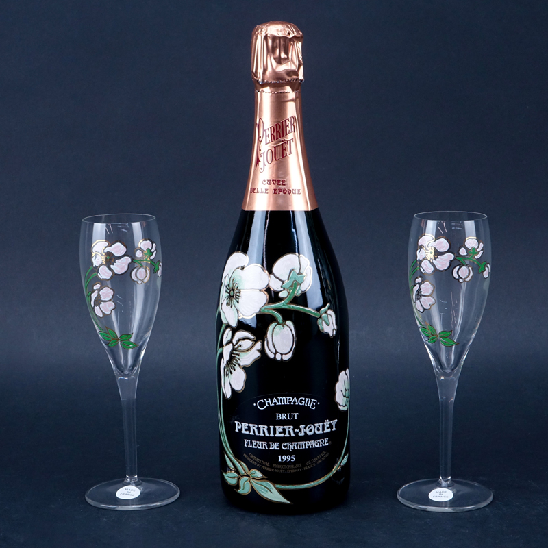 Perrier-Jouet Champagne Brut Gift Set.