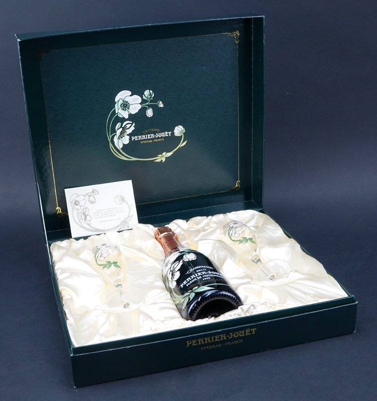 Perrier-Jouet Champagne Brut Gift Set.