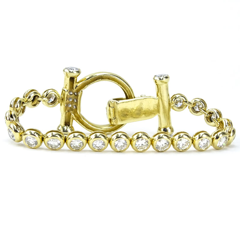 Approx. 8.26 Carat Round Brilliant Cut Diamond and 14 Karat Yellow Gold Bracelet. Diamonds F-I color, VS-I1 clarity. 