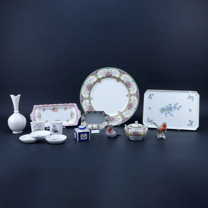 14 Piece Lot Vintage Porcelain Table Top Articles.