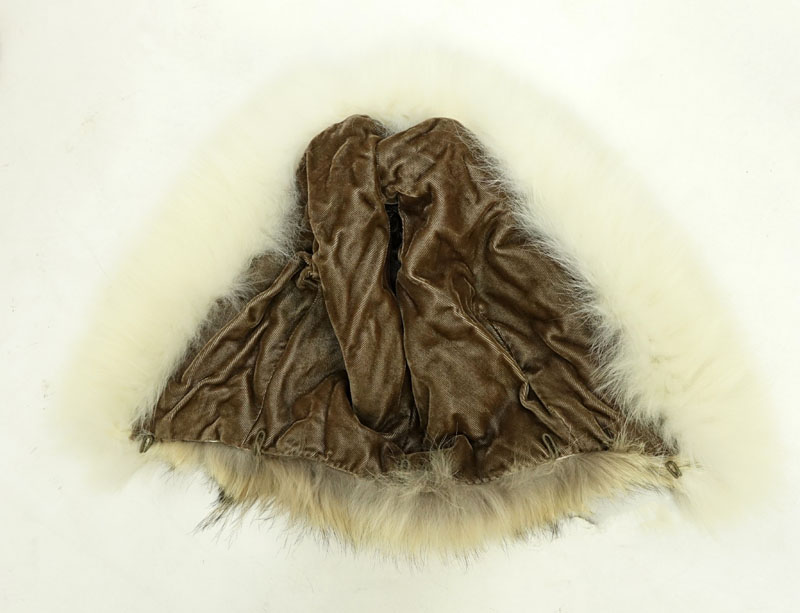 Ladies Vintage Coyote Fur Coat With Detachable Fur Hood.