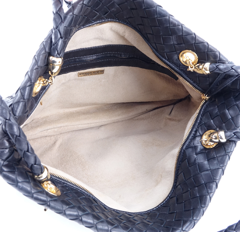 Bottega Veneta Black Leather Shoulder Bag With Tassel Pull. Gold Tone Hardware.