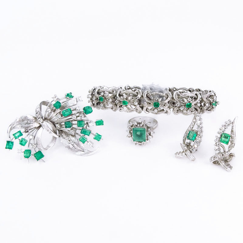 Vintage Colombian Emerald, Diamond and 18 Karat White Gold Bracelet, Pendant / Brooch, Ring and Earring Suite. 