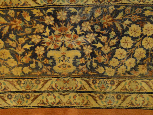 Hand Knotted Closed Field Design Persian Tabriz Oriental Rug.