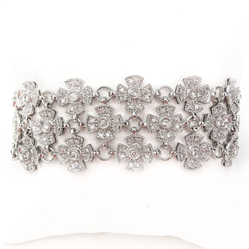 Approx. 3.87 Carat Diamond and 14 Karat White Gold Bracelet.