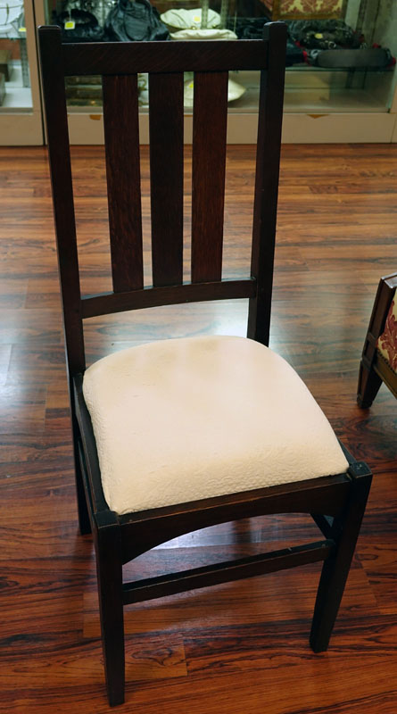 Early to Mid 20th Century L & J.G. Stickley Style Quarter Sawn Oak Dining Table with 6 Chairs.