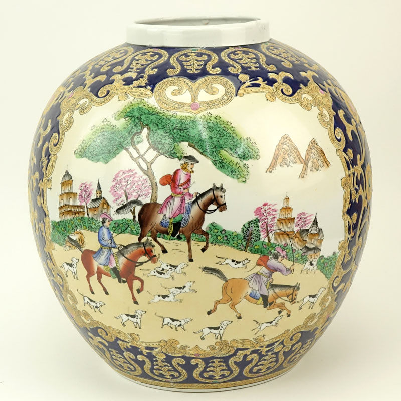 Chinese Export Porcelain Large Pot For The European Market. Decorated with Hunting Scenes.
