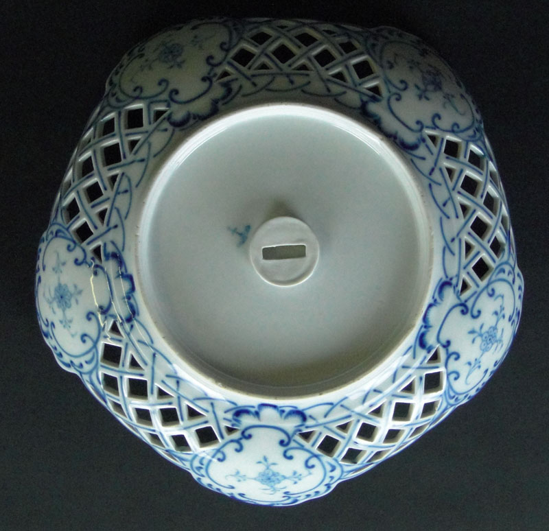 20th Century Meissen Porcelain Bowl with Reticulated Border, "Blue Onion" Pattern with Fitting on Base for Stand. 