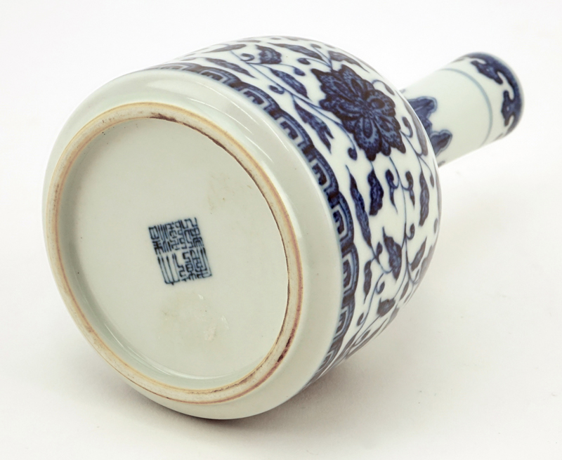 Chinese Blue and White Porcelain Long Neck Vase.