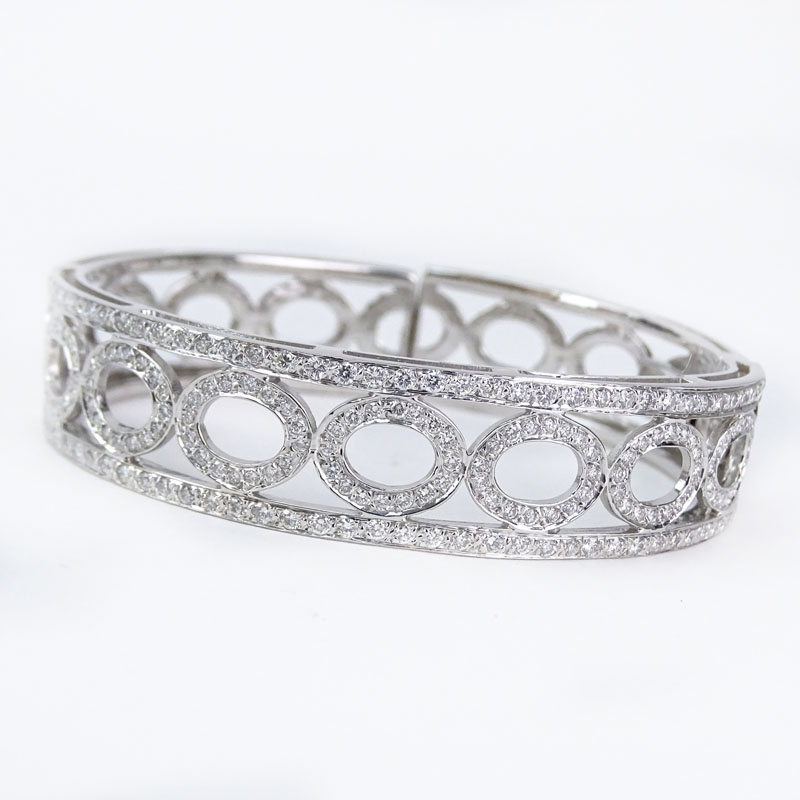 Approx. 4.50 Carat Pave Set Round Brilliant Cut Diamond and 18 Karat White Gold Hinged Bangle Bracelet.