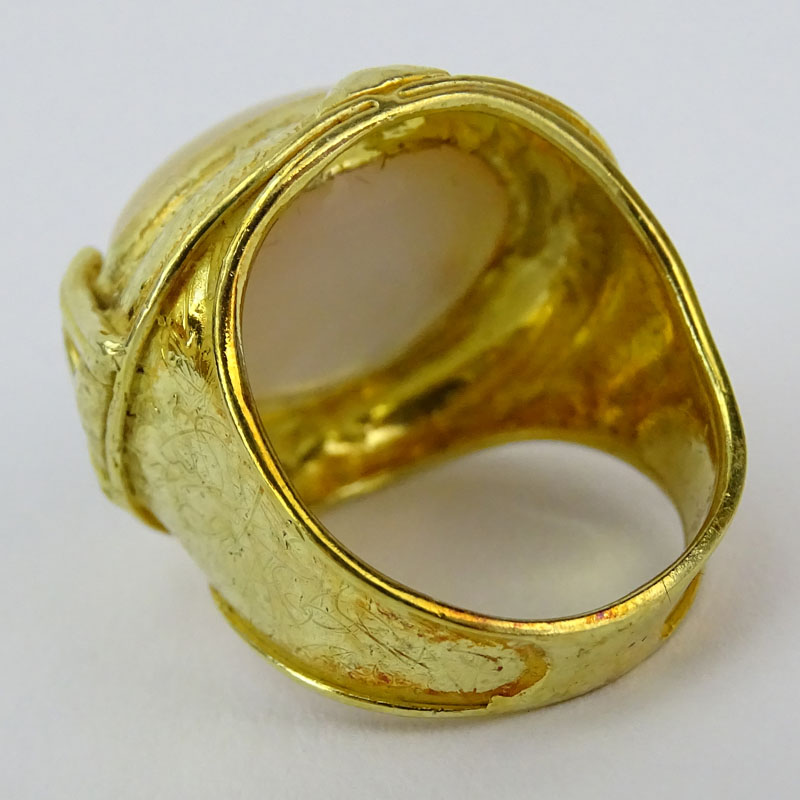 Vintage Italian Mabe Pearl and 18 Karat Yellow Gold Ring.
