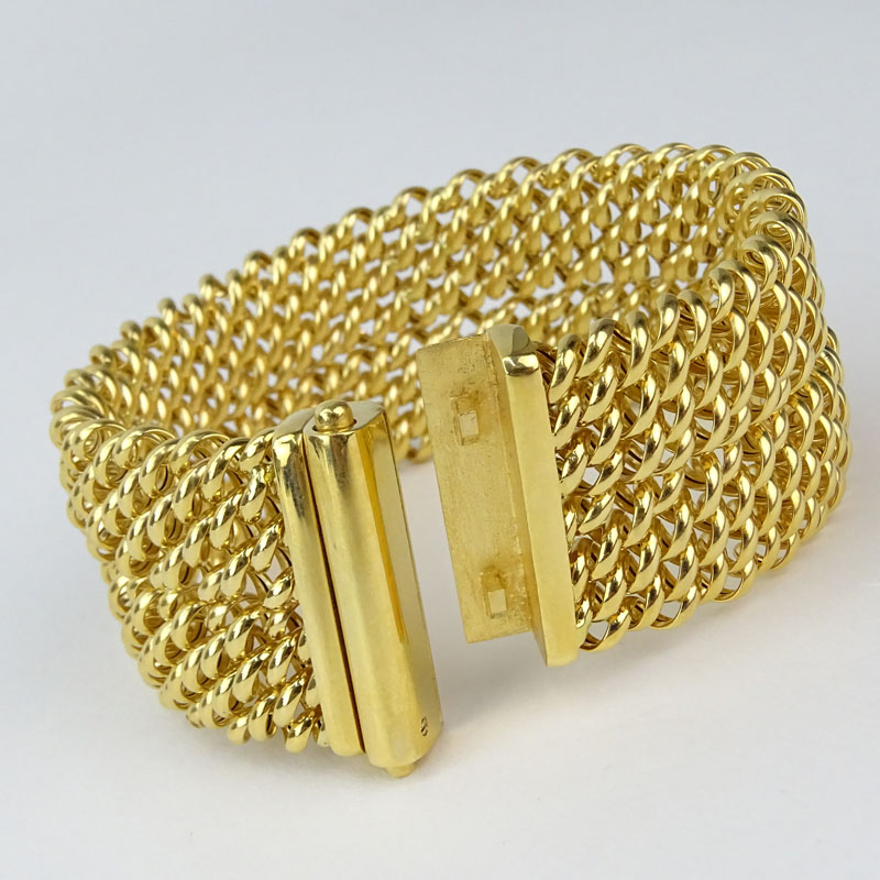 Vintage Italian 18 Karat Yellow Gold Flexible Mesh Link Cuff Bangle Bracelet.