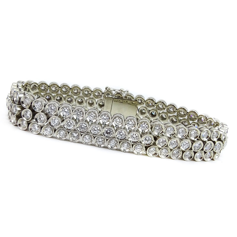 Man's Approx.. 18.50 Carat (126) Round Brilliant Cut Diamond and 18 Karat White Gold Bracelet.