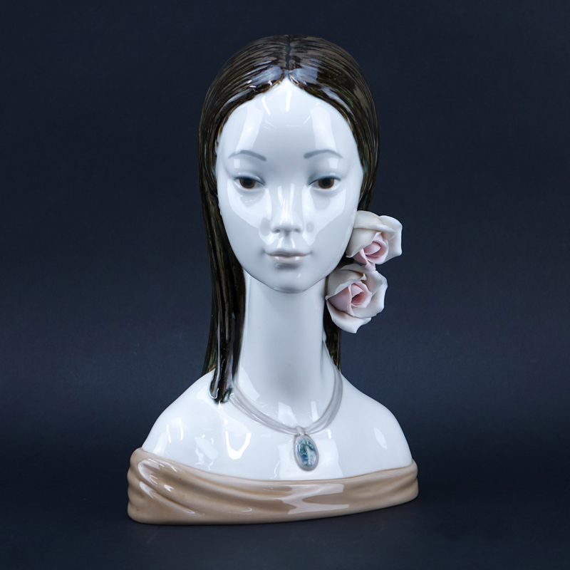 Lladro Porcelain Bust "Maja".