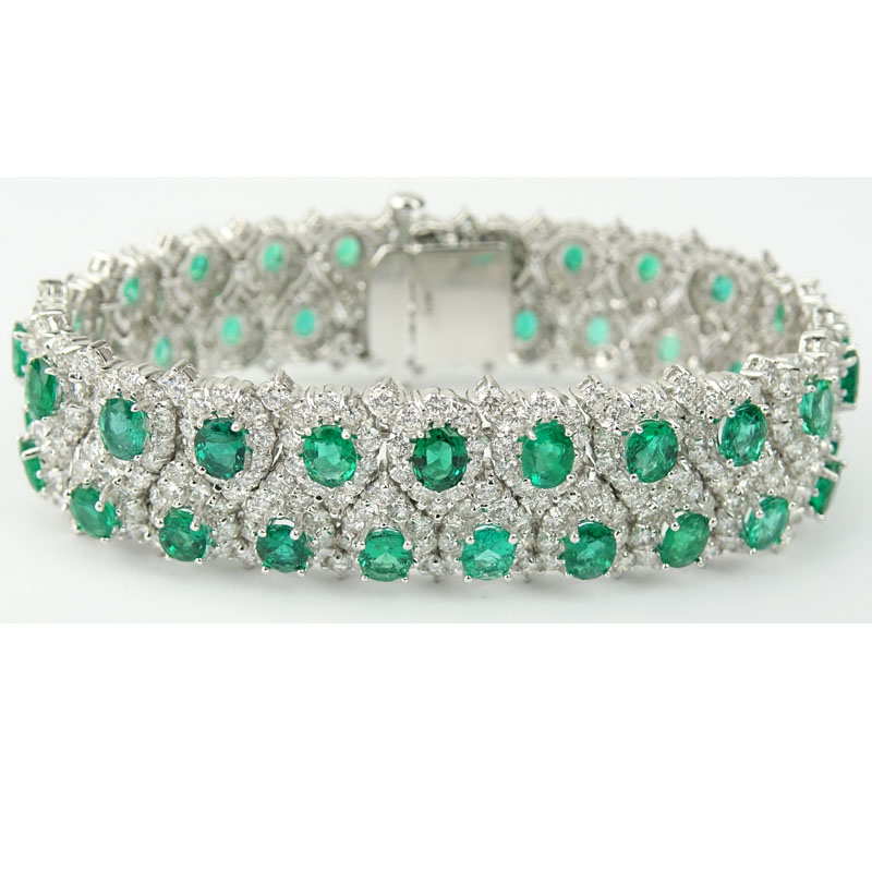 Elegant Raymond C. Yard Approx. 17.0-18.0 Carat Forty Six (46) Oval Brilliant Cut Emerald,  14.0-15.0 Carat Round Brilliant Cut Diamond and Platinum Bracelet. 