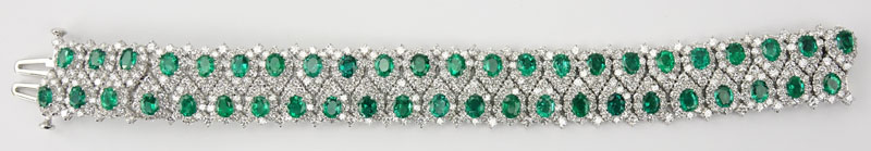 Elegant Raymond C. Yard Approx. 17.0-18.0 Carat Forty Six (46) Oval Brilliant Cut Emerald,  14.0-15.0 Carat Round Brilliant Cut Diamond and Platinum Bracelet. 