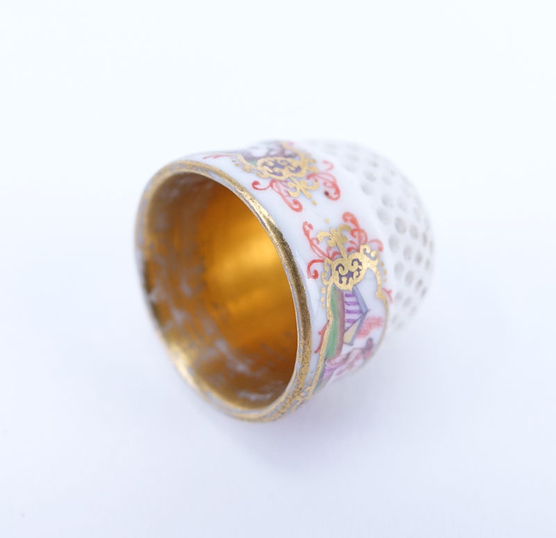 Mid 18th Century Meissen Porcelain Thimble.