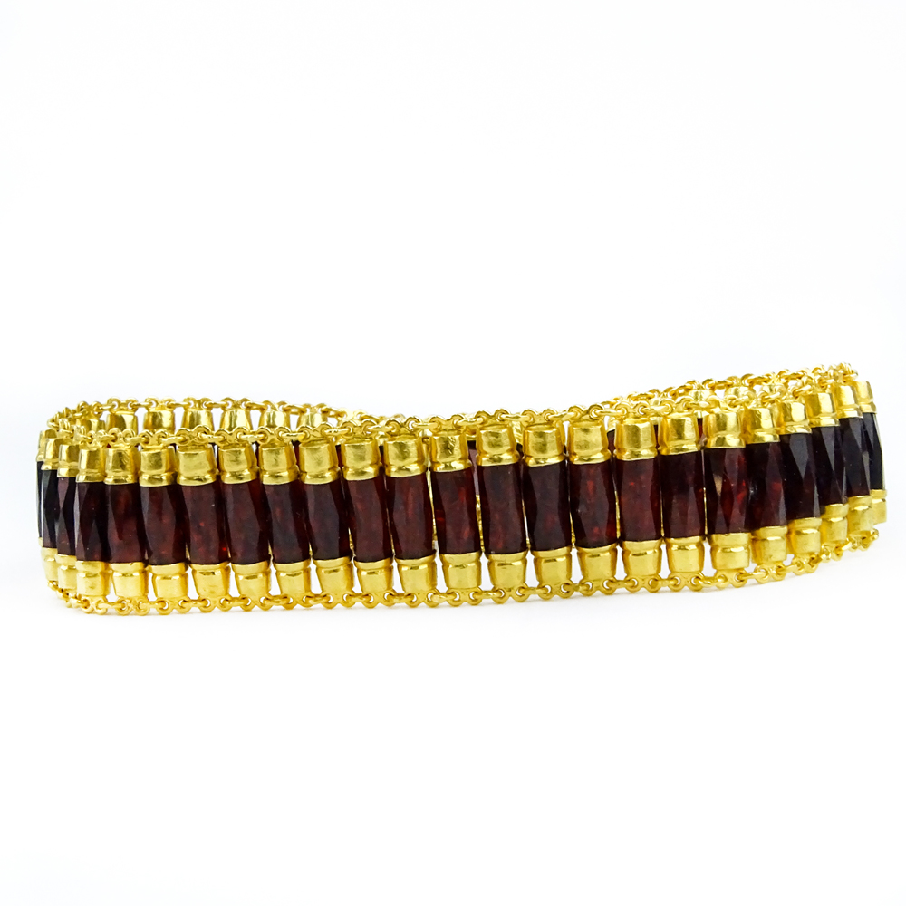 Vintage Calibre Cut Red Garnet and 18 Karat Yellow Gold Bracelet