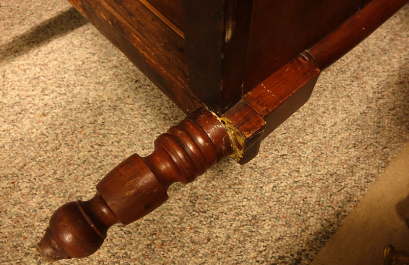 Mid 19th Century American Federal Chest Of Drawers