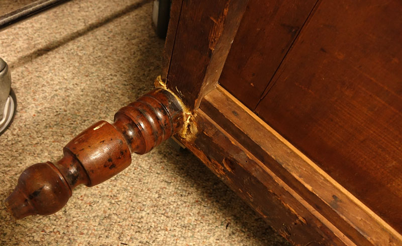 Mid 19th Century American Federal Chest Of Drawers