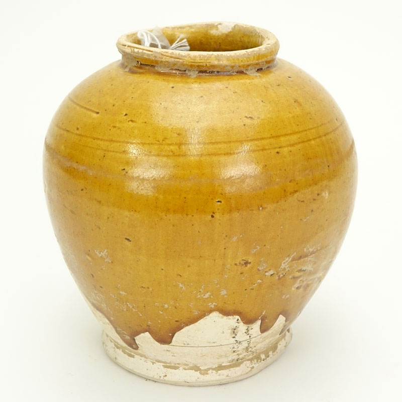 Chinese Tang Dynasty Lemon Yellow Glazed Round Vase