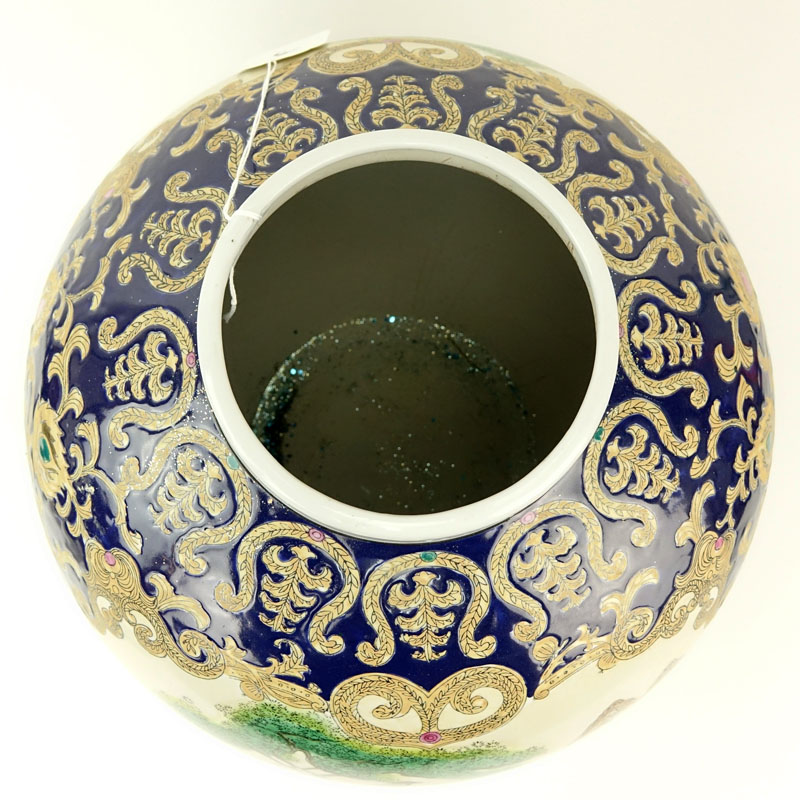 Chinese Export Porcelain Large Pot For The European Market.