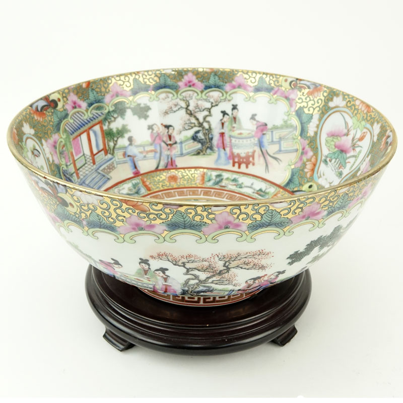 20th Century Chinese Porcelain Rose Medallion Bowl