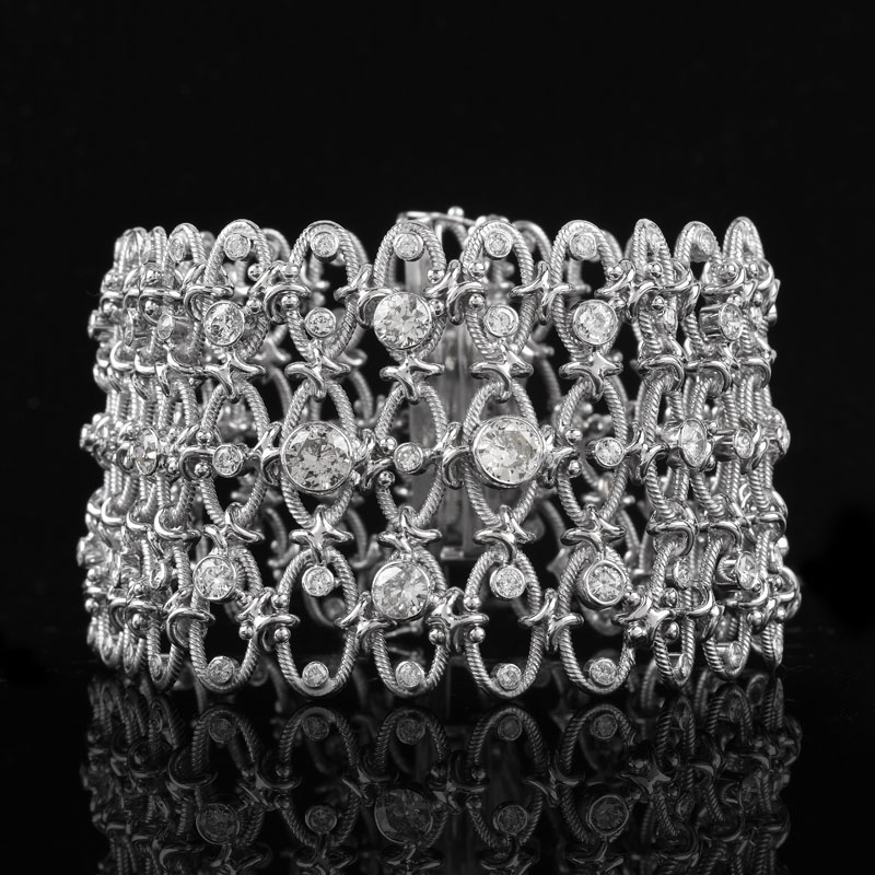 Approx. 10.0 Carat Round Brilliant Cut Diamond and 18 Karat White Gold Bracelet