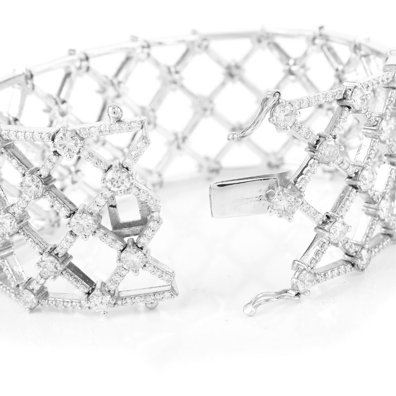 Approx. 17.60 Carat Round Brilliant Cut Diamond and 14 Karat White Gold Bracelet