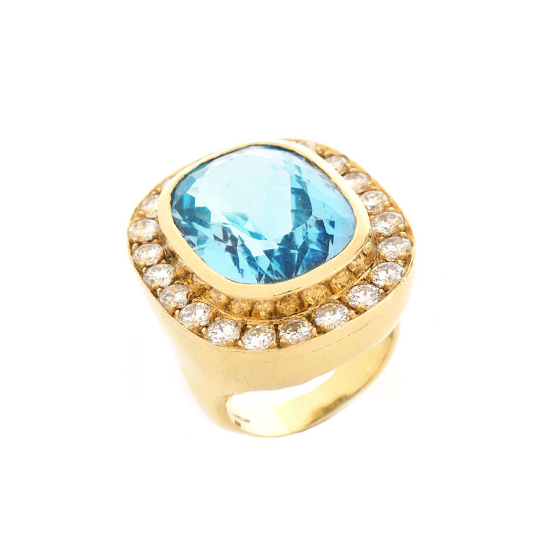 Vintage Approx. 18.0 Carat Oval Cut Aquamarine, 2.50 Carat Round Brilliant Cut Diamond and 18 Karat Yellow Gold Ring. 