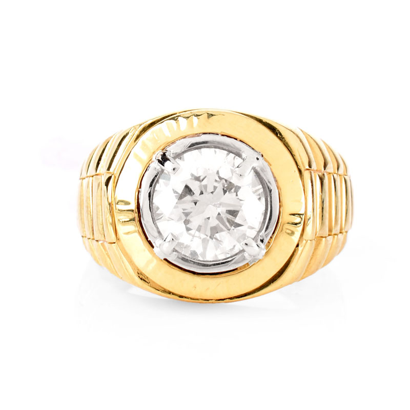 Man's Vintage Approx. 2.93 Carat Round Brilliant Cut Diamond and 14 Karat Yellow Gold Ring.