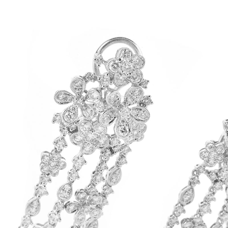 Approx. 5.0 Carat Round Brilliant Cut Diamond and 18 Karat White Gold Chandelier earrings.